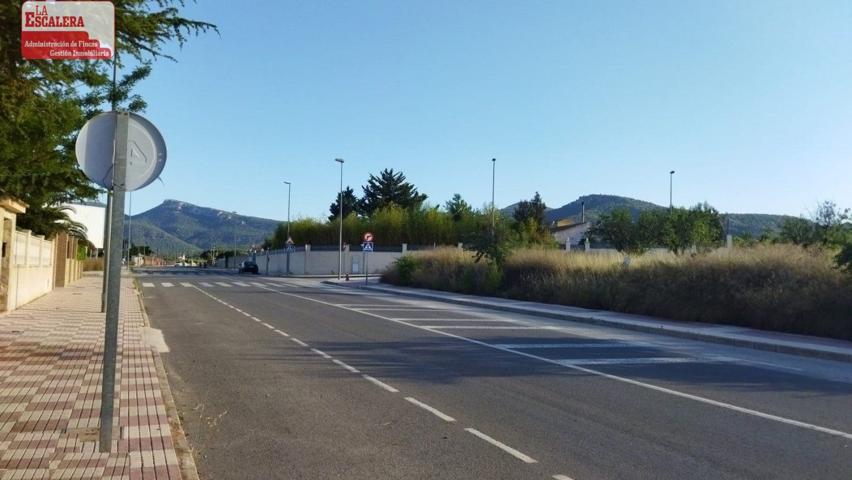 SOLAR URBANIZADO QUE SEGÚN LA NORMATIVA DA PARA HACER 6 ADOSADOS. photo 0