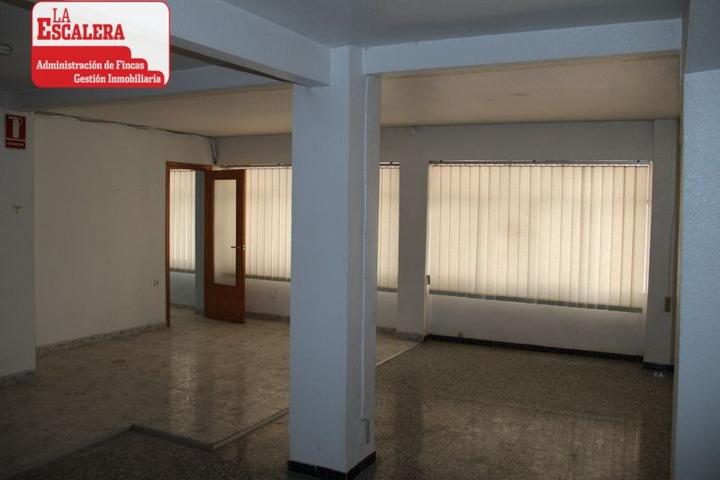 ENTRESUELO DE 114M2, ESQUINA photo 0