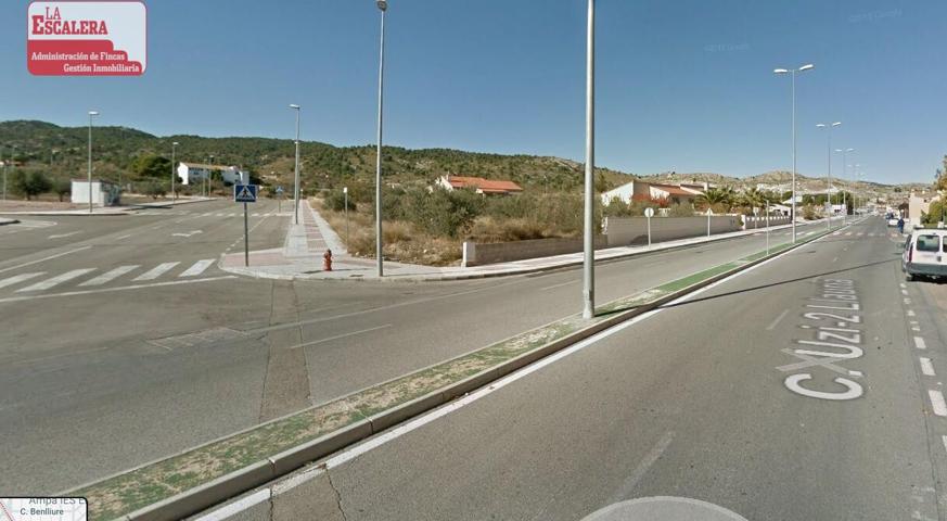 Parcela urbanizada en Castalla que admite unifamiliar aislada o adosados photo 0