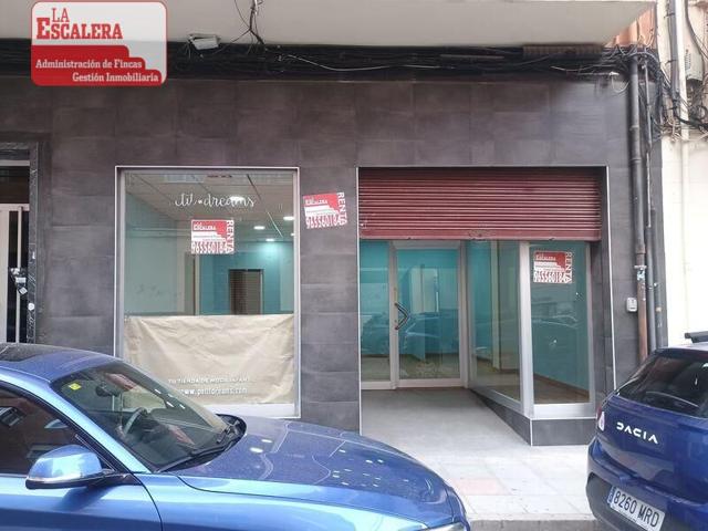 Local comercial en centro de Ibi. 106 m2 más 18m2 de patio photo 0