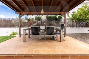 UNA GRAN CASA PARA 2 FAMILIAS photo 0