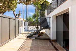 UNA GRAN CASA PARA 2 FAMILIAS photo 0