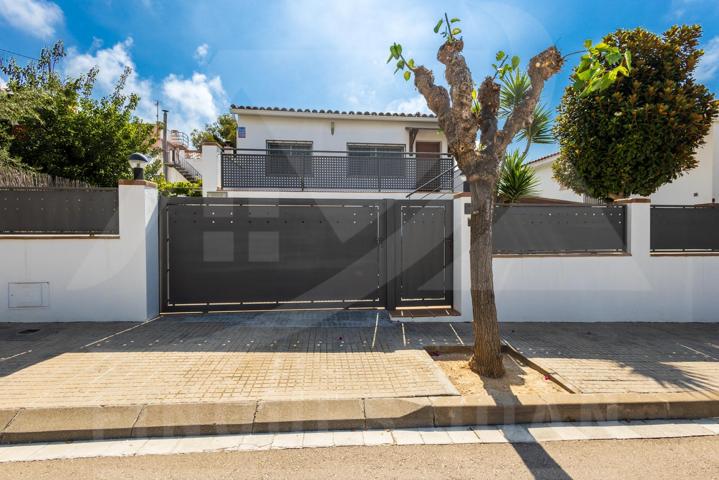 UNA GRAN CASA PARA 2 FAMILIAS photo 0