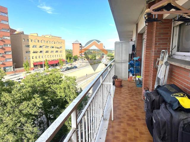 PISO DE 3 DORMITORIOS EN CREU ALTA photo 0