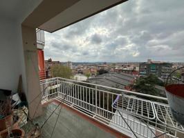 PISO DE 103m² CON 4 HABITACIONES, BALCON Y ASCENSOR! photo 0