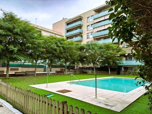 PISO CON TERRAZA, ZONA COMUNITARIA CON PISCINA Y PARQUING!! photo 0