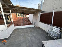 CASA EN PLANTA BAJA CON PATIO! photo 0
