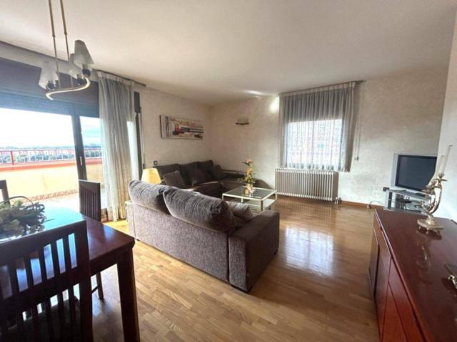 SUPER ATICO CON VISTAS PANORAMICAS EN SABADELL photo 0