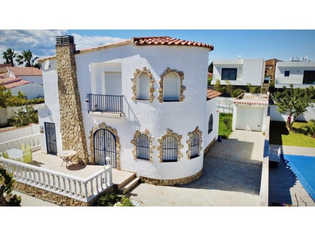 Casa En venta en Empuriabrava photo 0