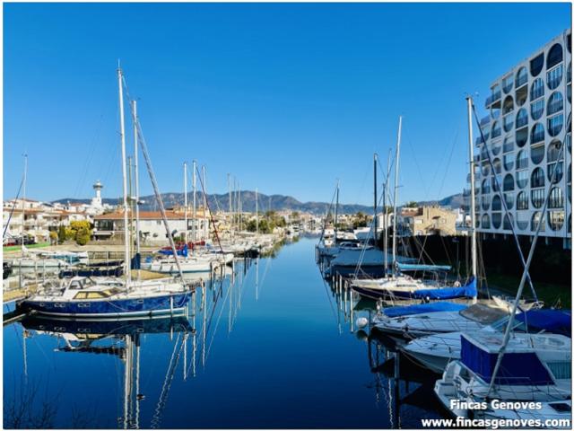 Piso En venta en Empuriabrava photo 0