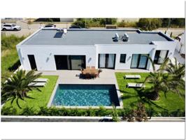 Villa En venta en Empuriabrava photo 0