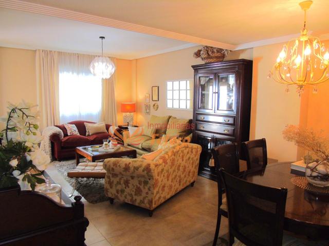 CHALET EN ZONA SUR - CÁCERES - photo 0