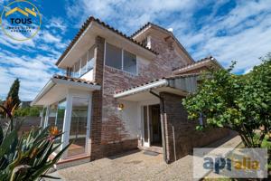 EXCLUSIVA CASA EN VILASSAR DE DALT CON PISCINA Y GARAJE PARA 3 COCHES photo 0
