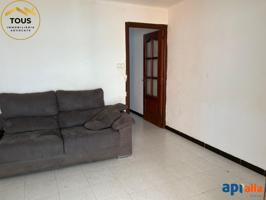 Piso de 3 habitaciones a reformar – Buena ubicación con todos los servicios cerca photo 0