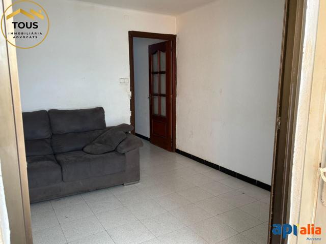Piso de 3 habitaciones a reformar – Buena ubicación con todos los servicios cerca photo 0
