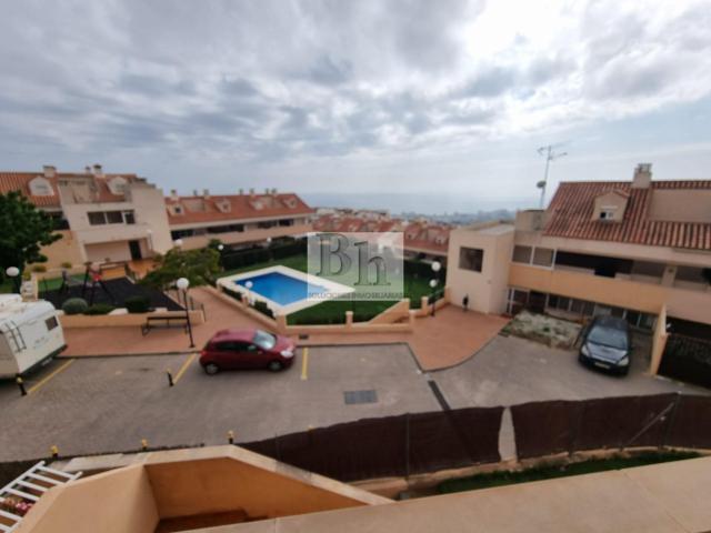 BLANHOGAR VENDE FANTASTICO PISO EN BENALMÁDENA EN RECINTO CON PISCINA photo 0