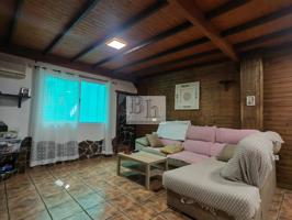 BLANHOGAR VENDE EN EXCLUSIVA CASA CON MAGNIFICA TERRAZA Y PATO!!! photo 0
