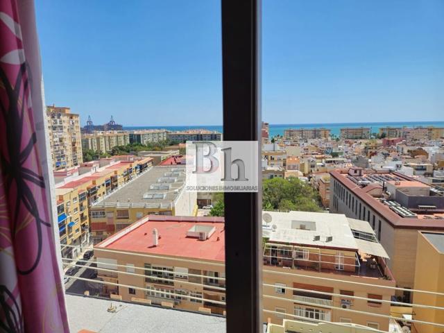 BLANHOGAR VENDE PISO CON VISTAS AL MAR EN HUELIN!!! photo 0