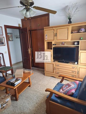 BLANHOGAR VENDE PISO EN HEROE DE SOSTOA. photo 0