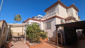 ¿Buscas tu oasis mediterráneo? Descubre esta joya en La Marina photo 0