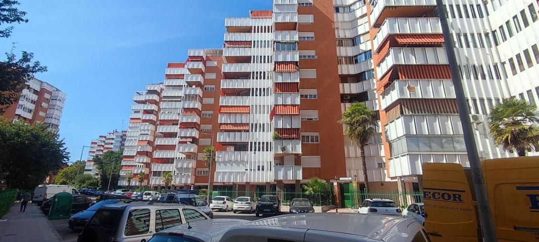 Piso En venta en Calle De Los Hermanos Pinzón, Este, Móstoles photo 0