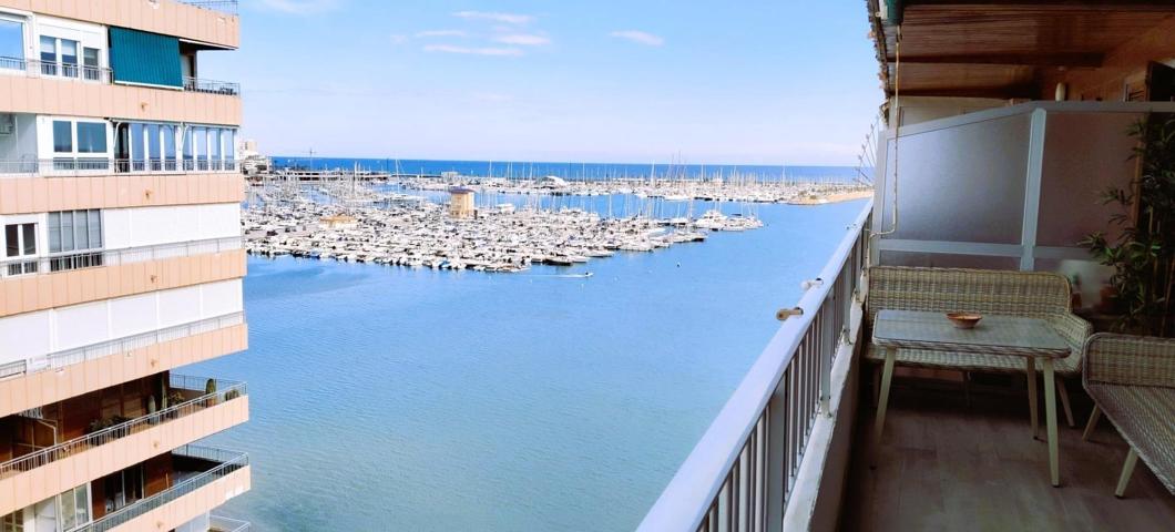ESPECTACULAR APARTAMENTO REFORMADO CON VISTAS AL MAR Y LICENCIA TURISTICA photo 0