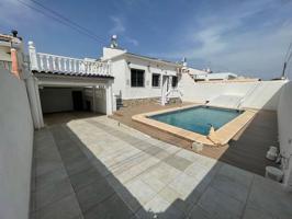 CASA DE 3 DORMITORIOS EN SAN LUIS CON PISCINA PRIVADA photo 0