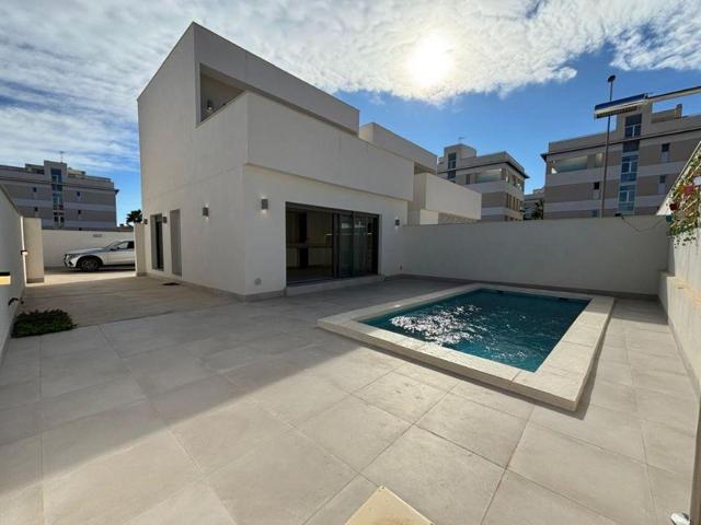 Chalet Pareado a Estrenar con Piscina Privada cerca de Zenia Boulevard, Orihuela Costa photo 0