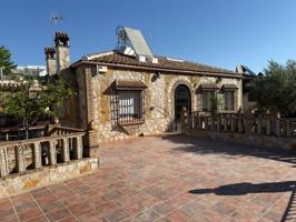 🔐 Exclusivo Chalet Independiente en Vía Augusta con Piscina y Amplio Jardín photo 0