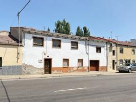 Unifamiliar Pareada En venta en Avenida De Bejar, 95, Ciudad-Rodrigo photo 0
