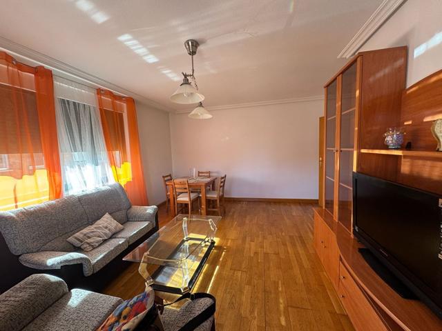 Piso En alquiler en San Bernardo - Carmelitas - Campus, Salamanca photo 0