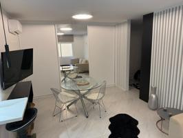 ¡Exclusivo apartamento en alquiler en el corazón de Granada! photo 0