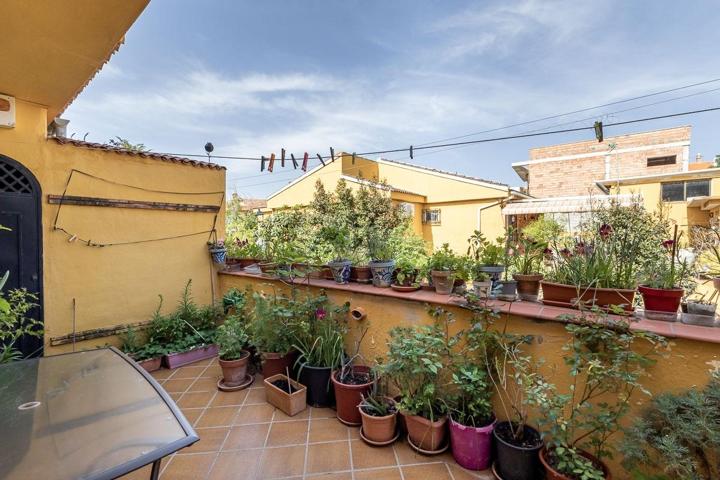¡PISAZO CON TERRAZA Y RESIDENCIAL CON PISCINA EN OGIJARES! photo 0
