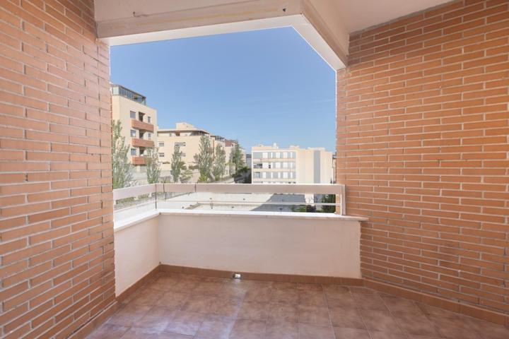 Encantador apartamento con terraza, garaje y piscina en El Serrallo photo 0