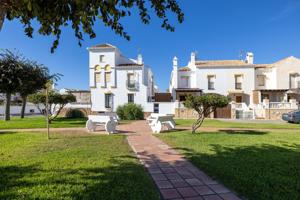 Magnifica casa pareada en Calahonda photo 0