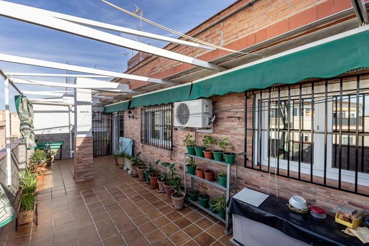 INCREIBLE ATICO EN ARABIAL CON AMPLIA TERRAZA photo 0