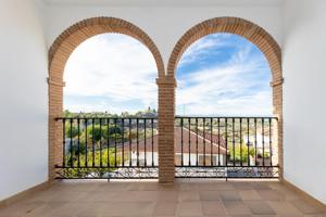 Casa en venta en el centro de Alfacar – Amplia, luminosa y muy funcional photo 0