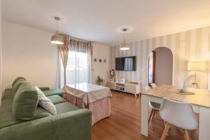 Ático exclusivo con gran terraza, garaje y trastero — listo para entrar a vivir photo 0