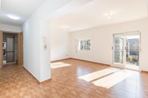 ¡FANTÁSTICO PISO JUNTO A CARRETERA DE MÁLAGA! photo 0