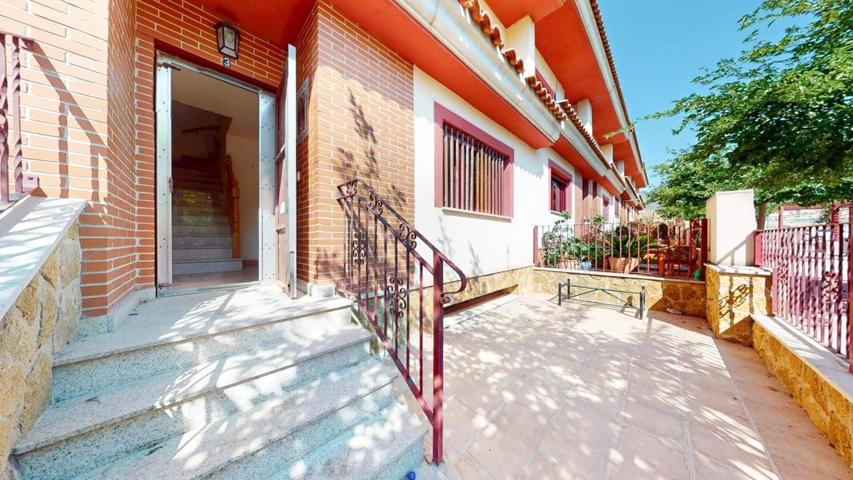 HERMOSO, AMPLIO Y LUMINOSO DÚPLEX ¡CON 4 HABITACIONES ! photo 0