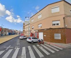 Se vende piso a reformar a 500 metros del puerto. photo 0
