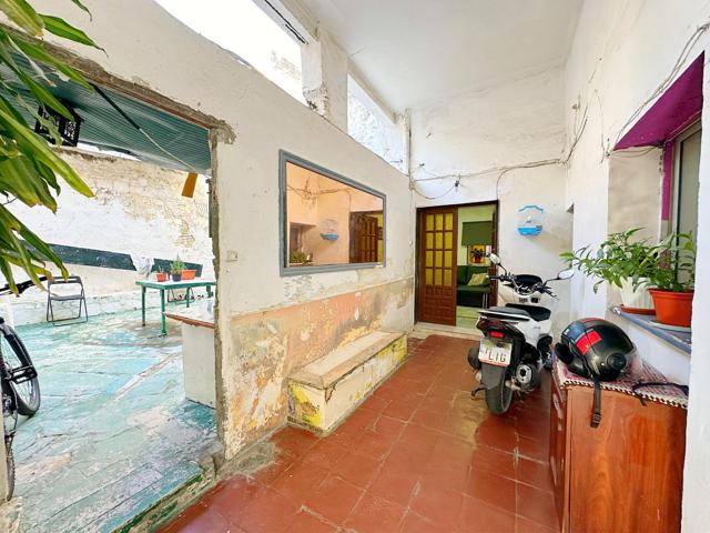 Se vende piso bajo para rehabilitar en el corazón del Puerto de Santa María. photo 0