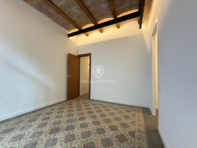 Bonito piso a la venta en la calle Sardenya photo 0