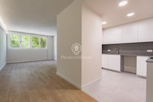 Elegante apartamento de nueva promoción en la calle LLull photo 0