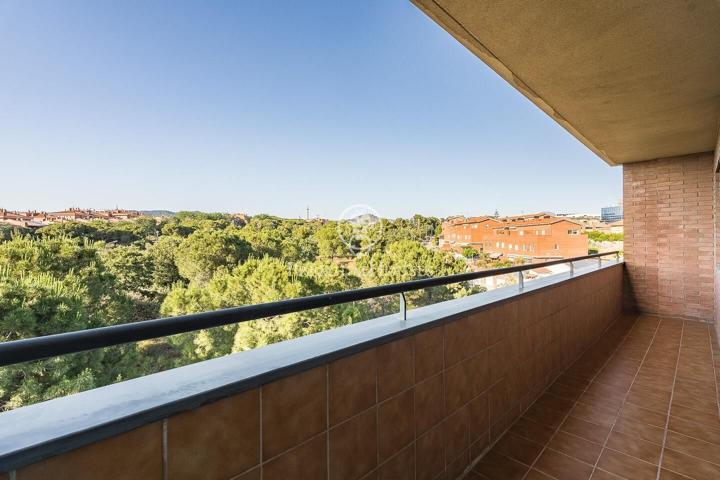 Fantástico ático dúplex en venta en Sant Joan Despí photo 0