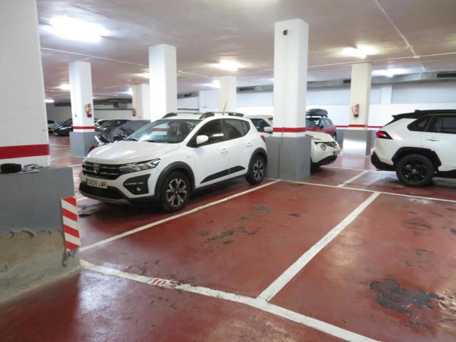 PLAZA DE APARCAMIENTO PARA COCHE MEDIANO - GRANDE photo 0