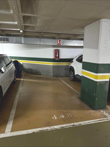 PARKING PARA COCHE + MOTO EN LA AVENIDA MISTRAL TOCANDO LA PLAZA ESPAÑA photo 0
