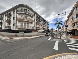 Piso en venta en Adeje de 70 m2 photo 0