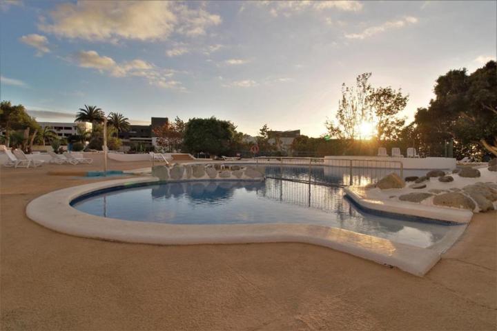 Piso en venta en Adeje de 60 m2 photo 0