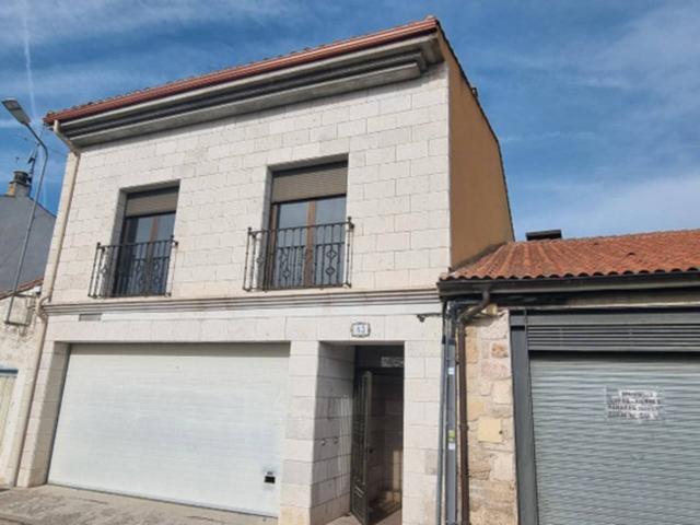 Casa adosada en venta en Quintanilla Vivar photo 0